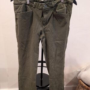Banana Republic Men's Cargo Pants in Forest Green